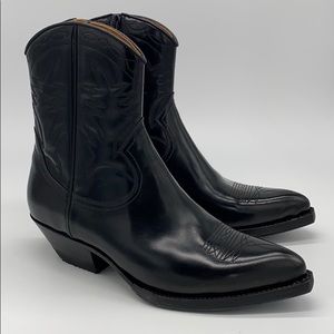 Gorgeous Black Leather Saint Lauren Cowboy Boots